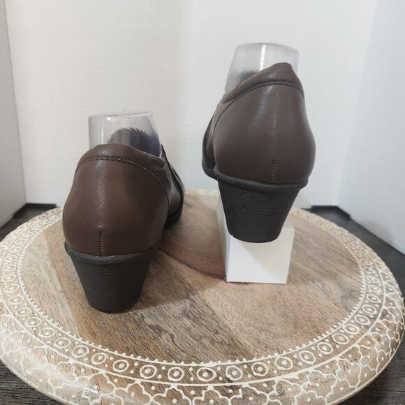 NWOT Bass Brown Faux Vegan Leather Blair Go to Comfort Slip on Shoes Women 8.5 - Picture 5 of 8